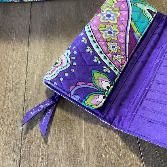 Vera Bradley crossbody bag and Tri fold wallet. - Picture 8 of 10